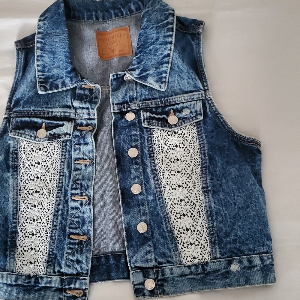 Jean vest size Large